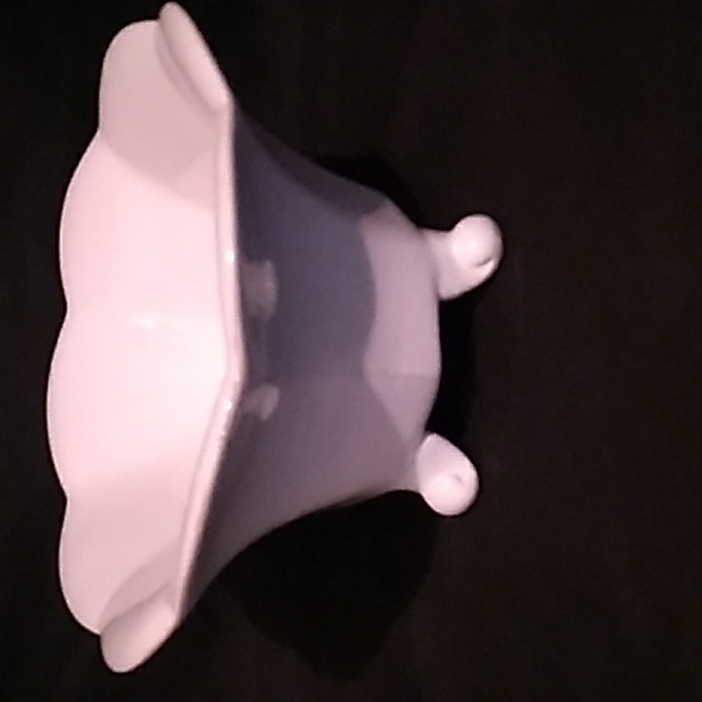Mud Pie White Ceramic Pedestal Scalloped edge dish